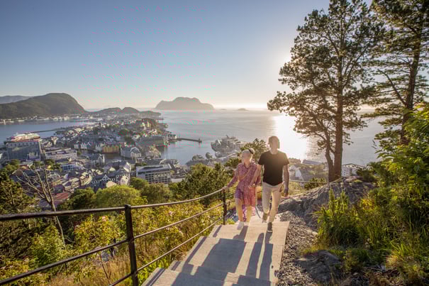 alesund_by_Jugendstil_Fjellstua_418_trapper_til_Aksla_ag001567_Foto_TIBE (2)