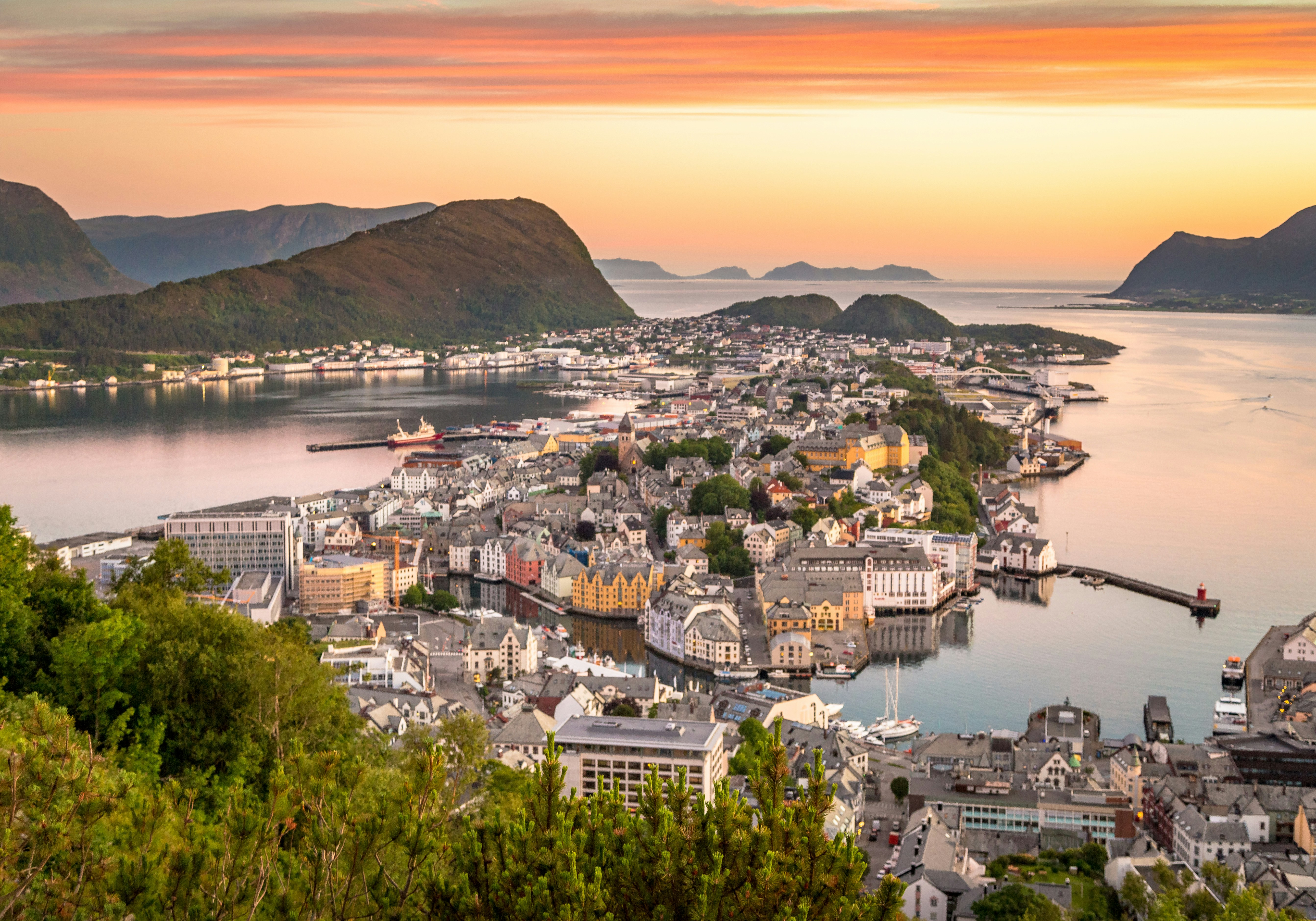 Ålesund by mike-benna